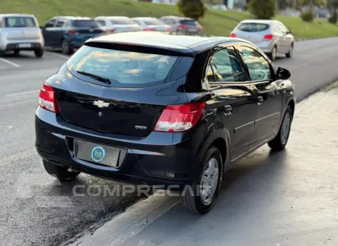ONIX HATCH LS 1.0 8V FlexPower 5p Mec.