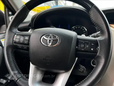 HILUX SW4 2.8 SRX Diamond 4X4 7 Lugares 16V Turbo Intercoole