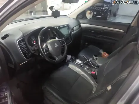 OUTLANDER 3.0 GT 4X4 V6 24V