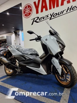 XMAX 300