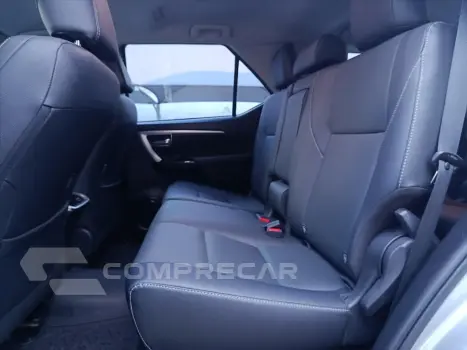 HILUX SW4 2.8 D-4D TURBO DIESEL SRX PLATINUM 4X4