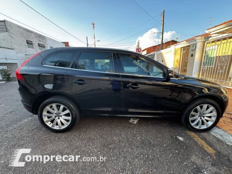 XC60 2.0 T5 Momentum