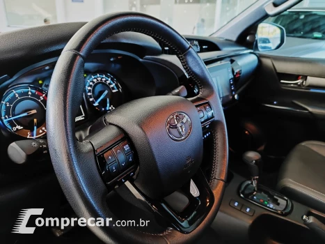 Toyota HILUX 2.8 D-4D TURBO DIESEL CD CONQUEST 4X4 AUTOMÁTICO 4 portas