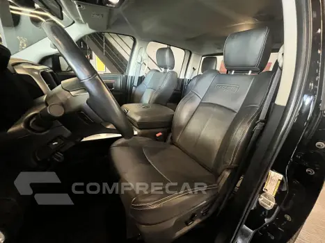 Classic 5.7 V8 32V 4P HEMI LARAMIE AUTOMÁTICO