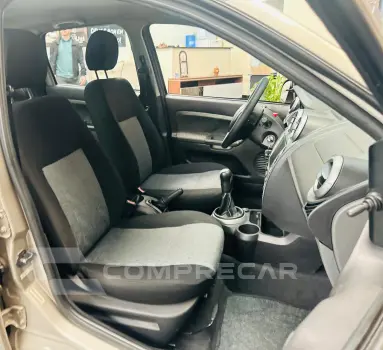 FIESTA 1.6 MPI Sedan 8V