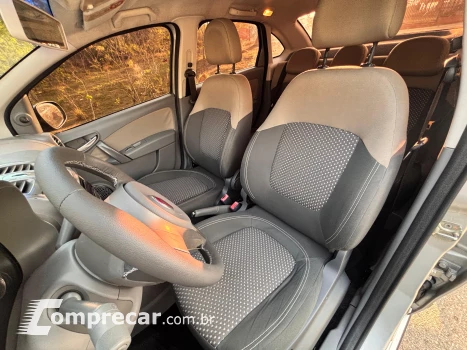 Grand Siena Essence 1.6 16V (Flex)