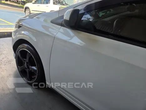 PRISMA 1.4 MPFI LT 8V FLEX 4P MANUAL