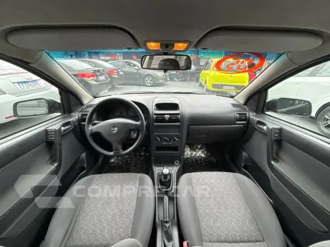 ASTRA 1.8 MPFI Comfort Sedan 8V
