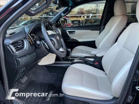 HILUX SW4 2.8 D-4D TURBO DIESEL DIAMOND 7L 4X4 AU