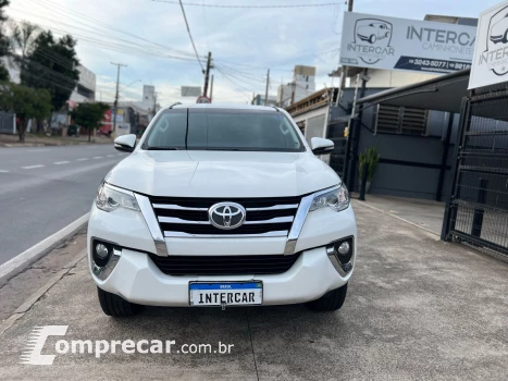 HILUX SW4 2.7 SR 7 Lugares 4X2 16V