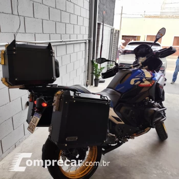 GS1300 TROPHY