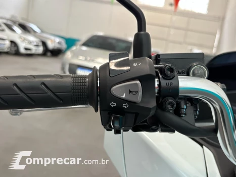 PCX 160 DLX ABS