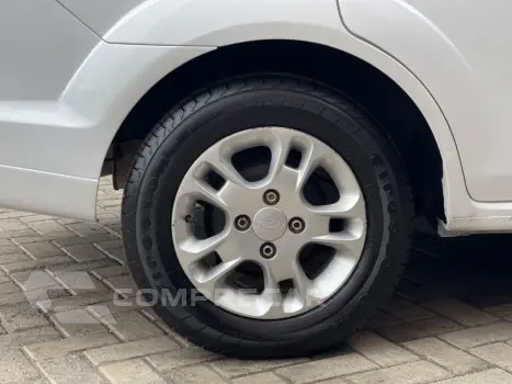 FIESTA 1.6 ROCAM SEDAN 8V FLEX 4P MANUAL