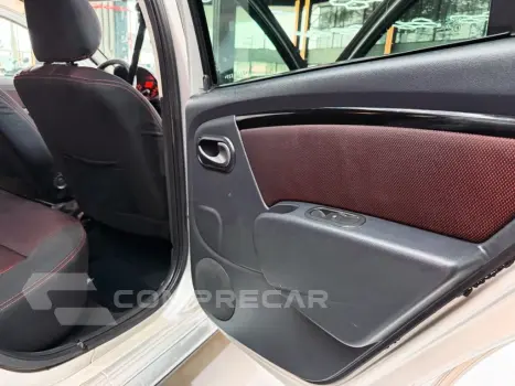 SANDERO 1.6 SL STEPWAY RIP CURL 16V FLEX 4P MANUAL