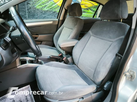 VECTRA 2.0 MPFI Elegance 8V 140cv
