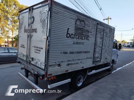 Delivery 10.160 + Baú Refrigerado