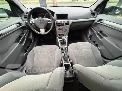 VECTRA 2.0 MPFI ELEGANCE 8V 140CV FLEX 4P MANUAL