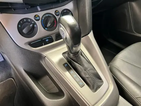 FOCUS 1.6 SE 16V FLEX 4P POWERSHIFT