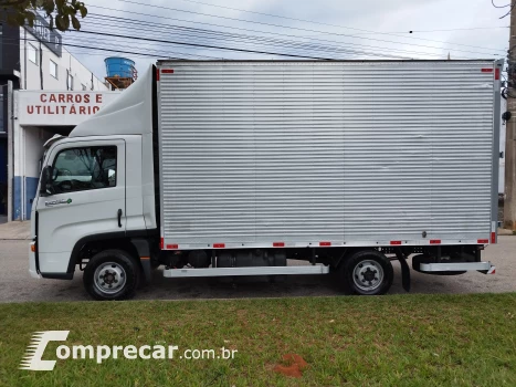 Volkswagen Delivery Express+ 3.0 Prime + Baú (cnh B) 2 portas