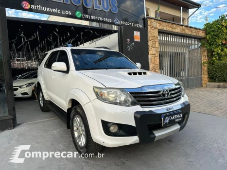 Hilux SW4 SRV D4-D 4x4 3.0 TDI Dies. Aut