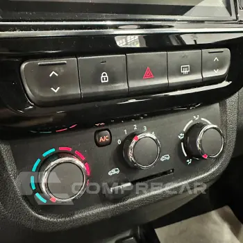 Kwid KWID Intense 1.0 Flex 12V 5p Mec.