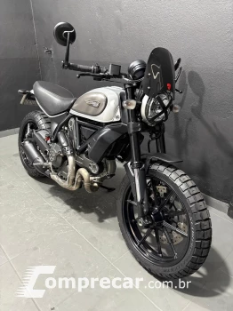 SCRAMBLER 800 ICON