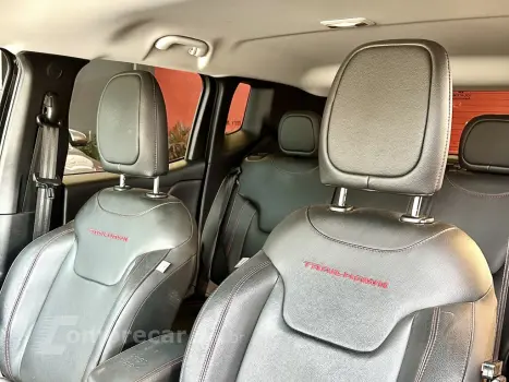 RENEGADE 1.3 T270 TURBO FLEX TRAILHAWK 4X4 AT9