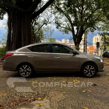 VERSA 1.6 16V Unique