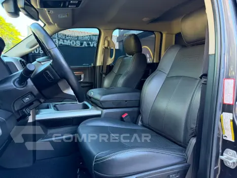 Classic 5.7 V8 Gasolina Laramie Night Edition Cd 4X4 Automát