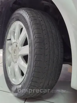 Megane Sedan Dynamique 1.6 16V (flex)