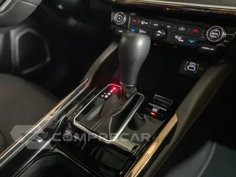COMMANDER 1.3 T270 TURBO FLEX OVERLAND AT6