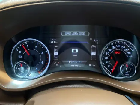 2500 6.7 I6 Turbo Laramie CD 4X4