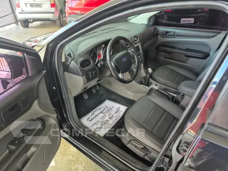 FORD FOCUS 2.0 HAT
