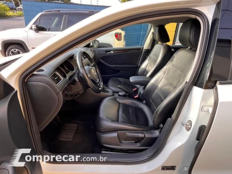 Jetta 2.0 4P CONFORTLINE TIPTRONIC AUTOMÁTICO
