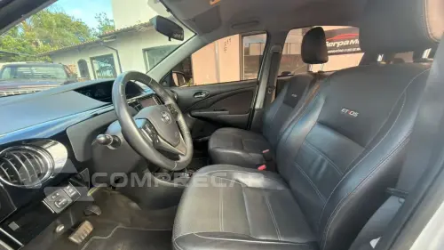 Etios Hatch 1.5 16V 4P FLEX PLATINUM AUTOMÁTICO