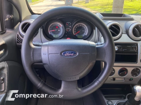 FORD FIESTA 1.6 Rocam SE 8V 4 portas