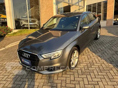 Audi A3 Sedan 1.4 TFSI Flex Tiptronic 4p 4 portas