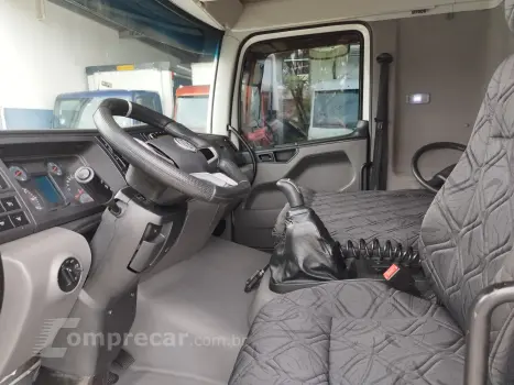 Constellation 24.280 Teto Alto Cab. Leito Automático