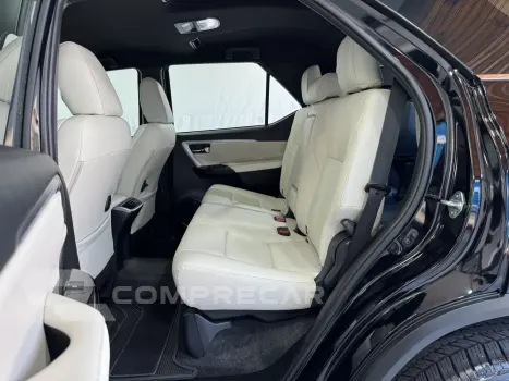 HILUX SW4 2.8 D-4d Turbo Diamond 7L 4X4