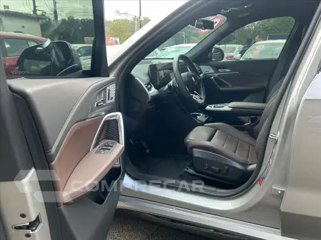 X1 2.0 16V TURBO GASOLINA SDRIVE20I M SPORT STEPT
