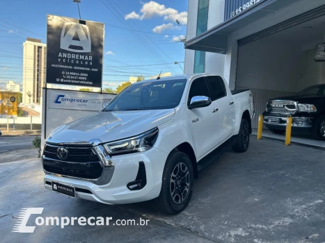Toyota Hilux 2.8 D-4D Turbo Diesel Cd Srx 4X4 Automático 4 portas