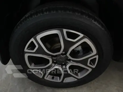 RENEGADE - 1.8 16V LONGITUDE 4P AUTOMÁTICO