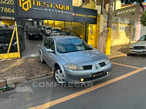 Renault Megane Sedan Dynamique 2.0 16V Aut. 4 portas