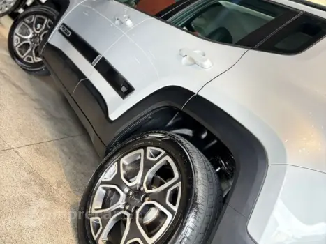 RENEGADE - 1.8 16V LONGITUDE 4P AUTOMÁTICO