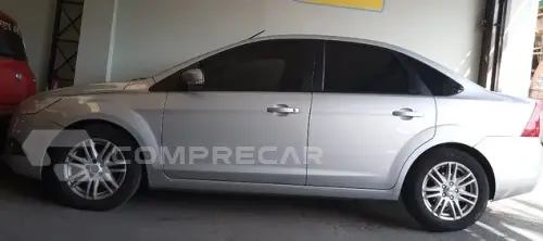 FORD FOCUS 1.6 GLX Sedan 16V 4 portas