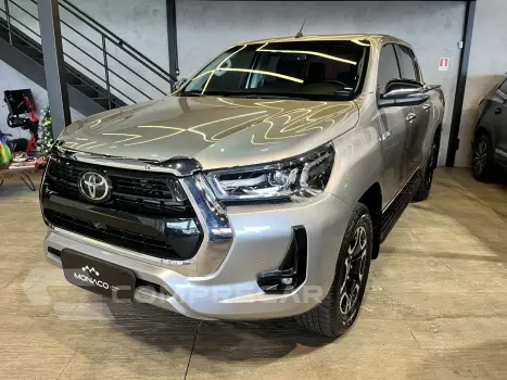 Toyota Hilux Caminhonete 2.8 16V SRX 4X4 TURBO DIESEL CABINE DUPLA 4 portas