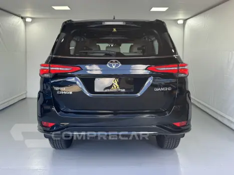 HILUX SW4 2.8 D-4d Turbo Diamond 7L 4X4