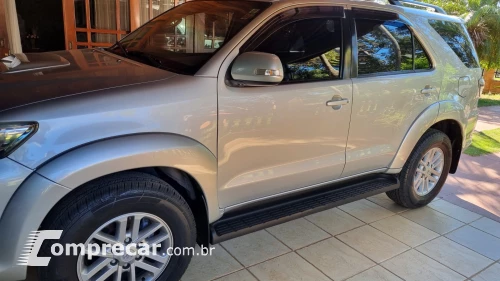 Toyota HILUX SW4 3.0 SRV 4X4 7 Lugares 16V Turbo Intercooler 4 portas