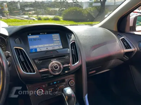 FOCUS 2.0 Titanium Fastback 16V