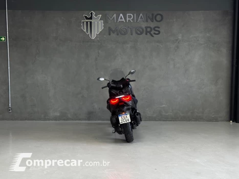 XMAX 250 ABS